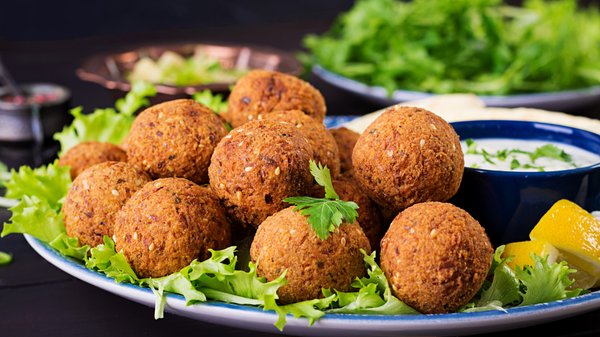 Quels sont les ingrédients essentiels des falafels ?